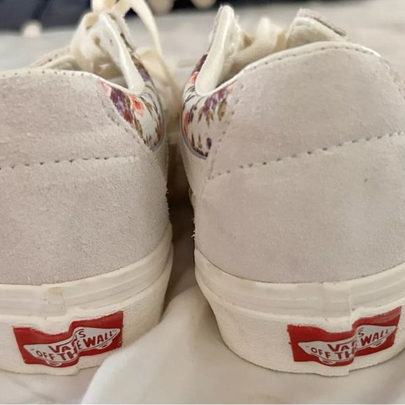NEW Women’s Vans 6.5 White Suede Vintage Floral Marshmallow Shoes Lace Up - Picture 4 of 11